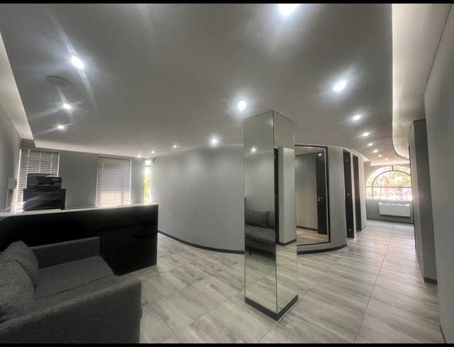 146M² OFFICE TO LET IN HYDE PARK